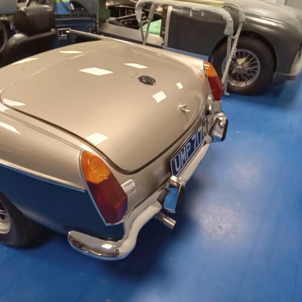 091225 1973 MGB Roadster Strip Down 15