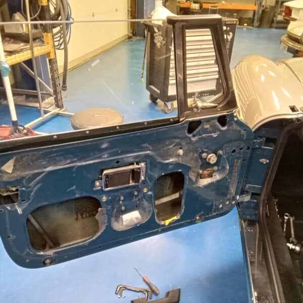 091225 1973 MGB Roadster Strip Down 28