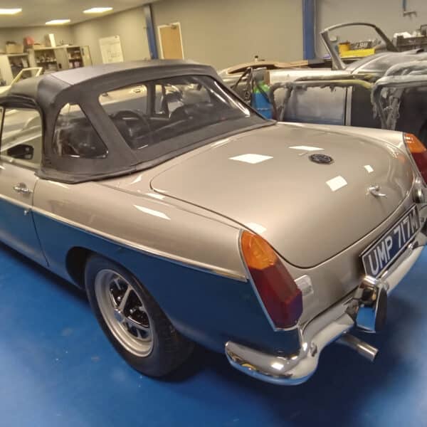 091225 1973 MGB Roadster Strip Down 41