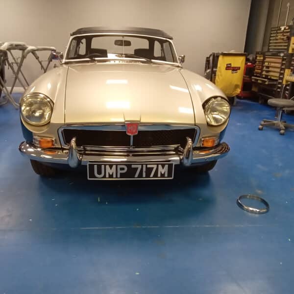 091225 1973 MGB Roadster Strip Down 43