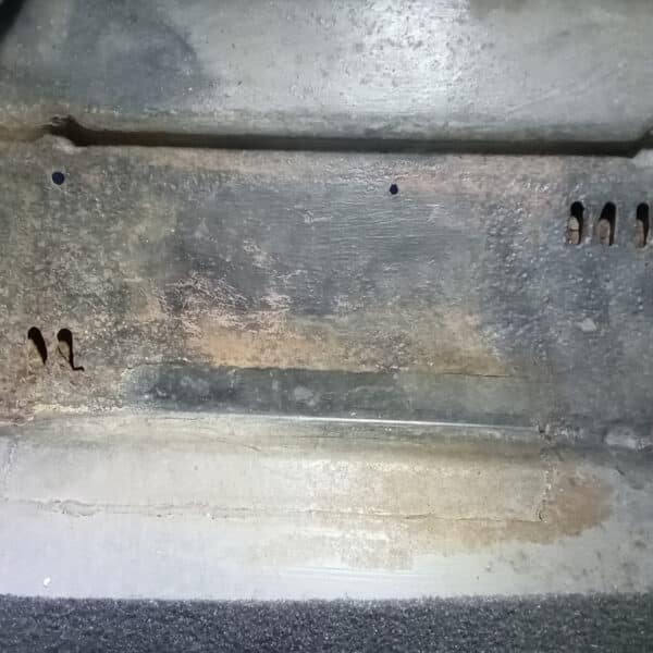 091225 1987 Land Rover Defender 90 V8 Battery 9