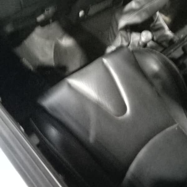 091225 1987 Land Rover Defender 90 V8 Front Brakes and Jump Panel for Interior 2