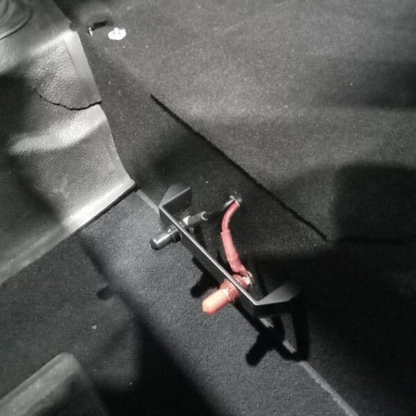 091225 1987 Land Rover Defender 90 V8 Front Brakes and Jump Panel for Interior 3