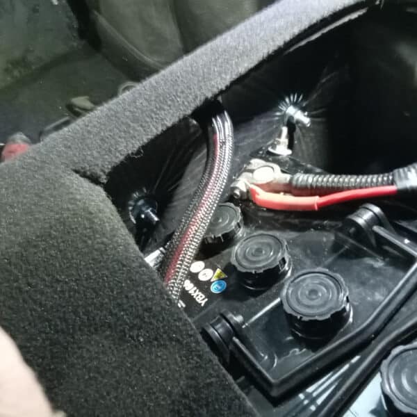 091225 1987 Land Rover Defender 90 V8 Front Brakes and Jump Panel for Interior 6