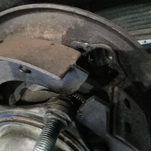 101225 1963 Morris LD Brakes Battery and Carburettor 13