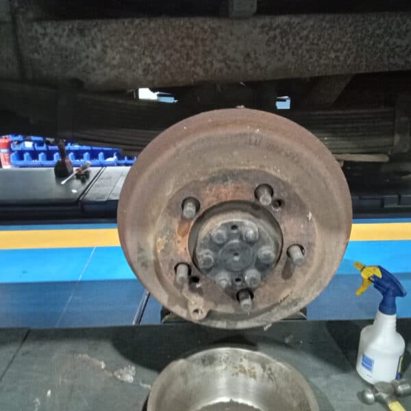 101225 1963 Morris LD Brakes Battery and Carburettor 15