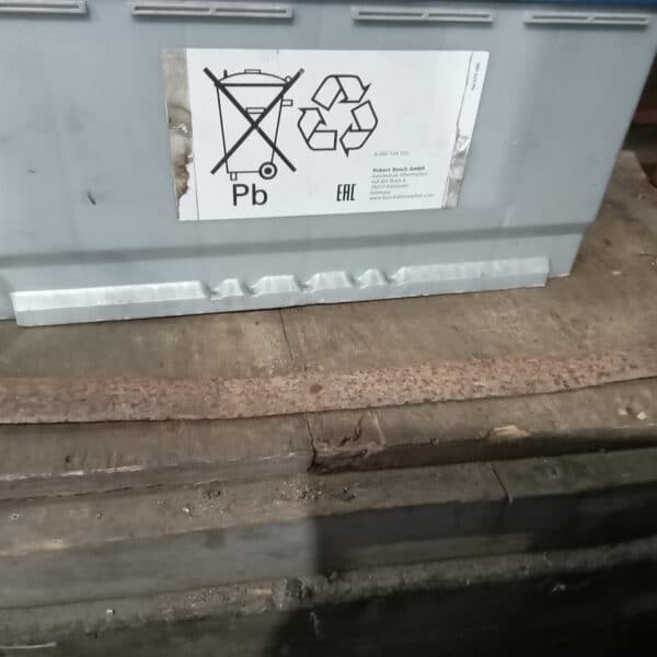 101225 1963 Morris LD Brakes Battery and Carburettor 17