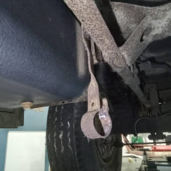 101225 1963 Morris LD Brakes Battery and Carburettor 19