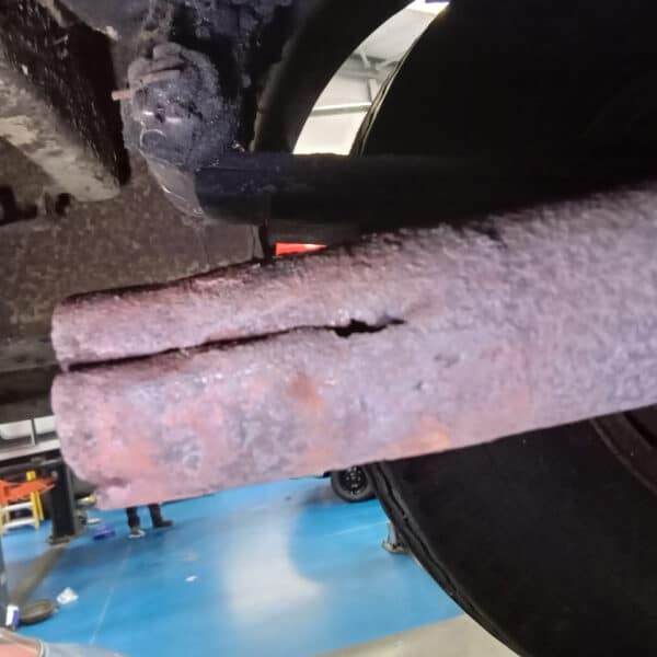 101225 1963 Morris LD Brakes Battery and Carburettor 21