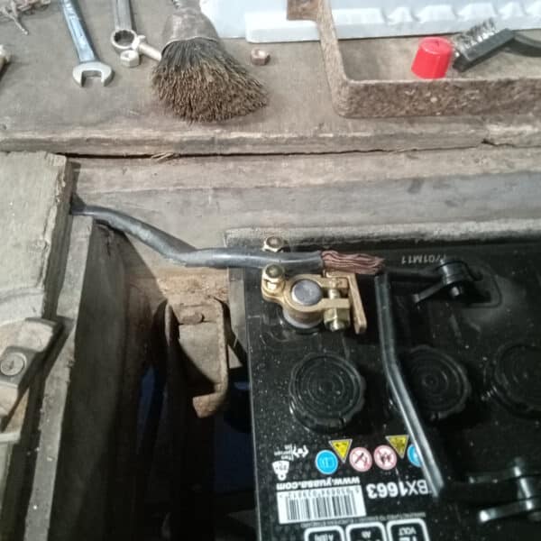 101225 1963 Morris LD Brakes Battery and Carburettor 7