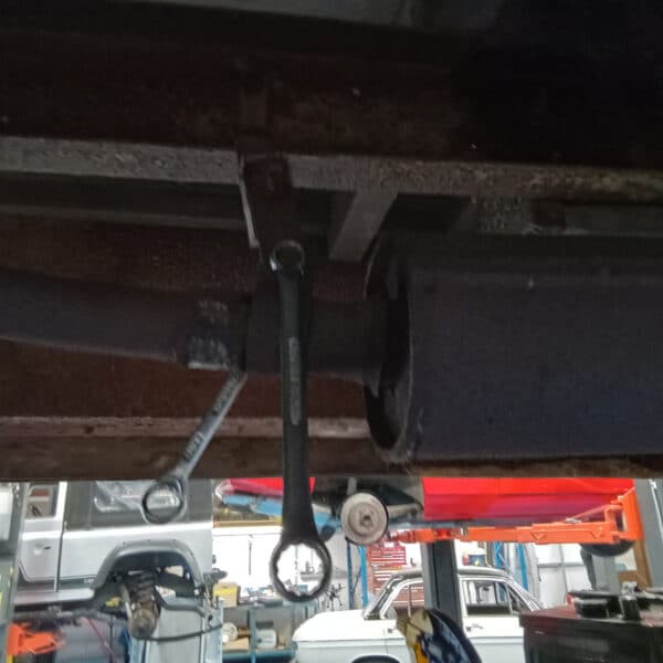 101225 1963 Morris LD Brakes Battery and Carburettor 8