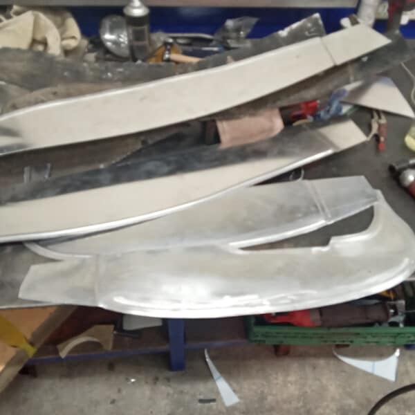 101225 1969 Aston Martin DB6 Volante Inner Wings