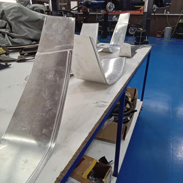 111225 1969 Aston Martin DB6 Volante OS Door and Wheel Arch Covers 18