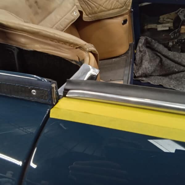 111225 1969 Aston Martin DB6 Volante OS Door and Wheel Arch Covers 27
