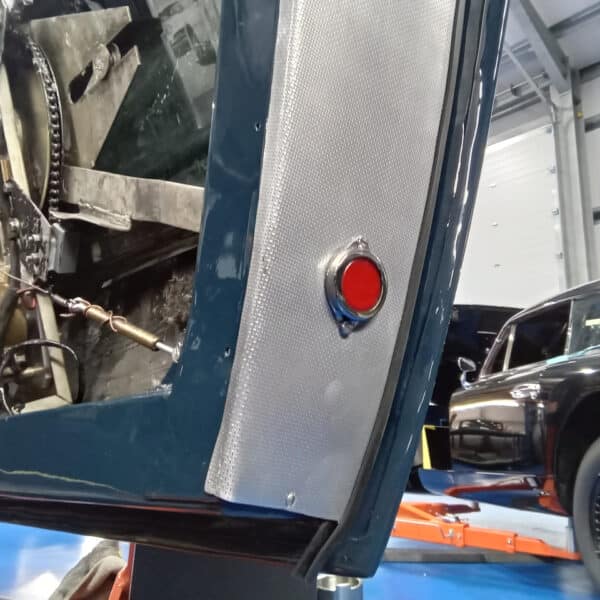 111225 1969 Aston Martin DB6 Volante OS Door and Wheel Arch Covers 4
