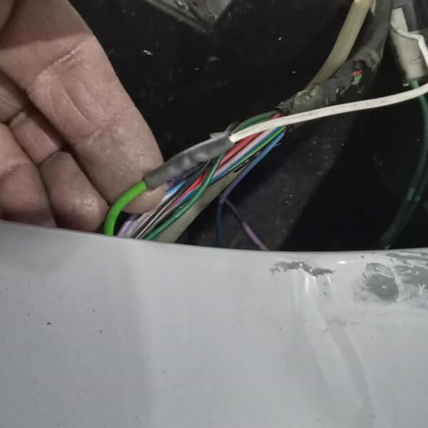 111225 1987 Land Rover Defender V8 Repairs 10