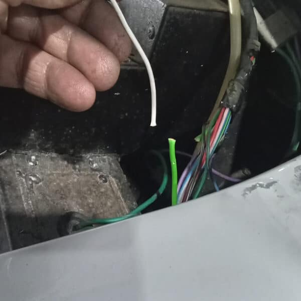 111225 1987 Land Rover Defender V8 Repairs 13