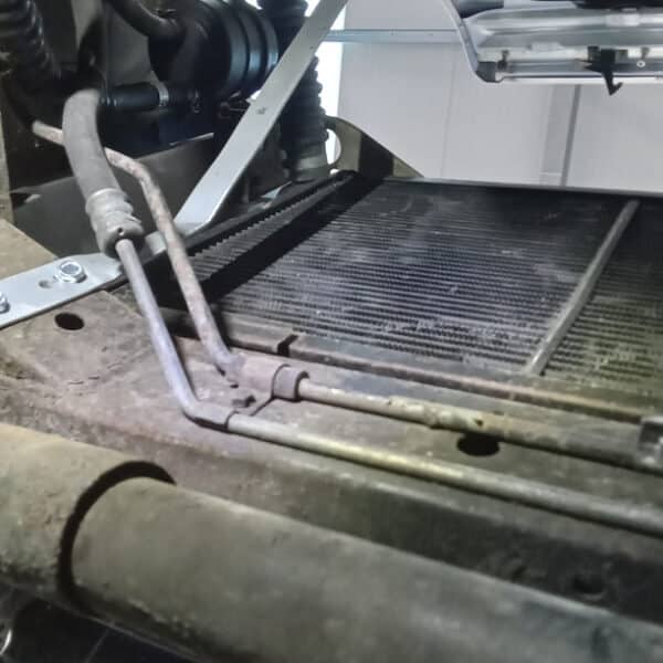 111225 1987 Land Rover Defender V8 Repairs 3