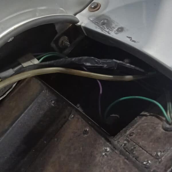 111225 1987 Land Rover Defender V8 Repairs 9