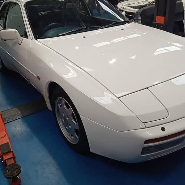 111225 1991 Porsche 944 Oil Change 3