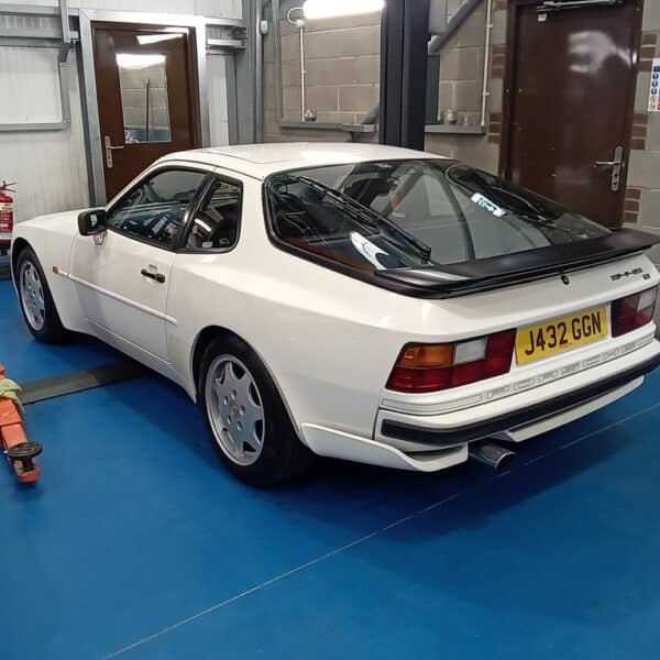 111225 1991 Porsche 944 Oil Change 4