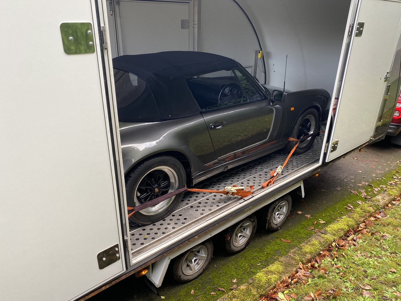 121225 1983 Porsche 911 Collected 3