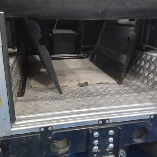 121225 1987 Land Rover Defender 90 Repairs 4