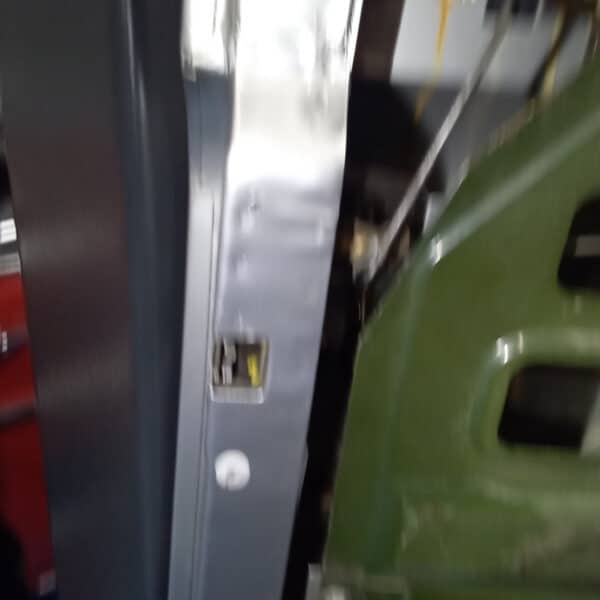 131225 1987 Land Rover Defender NS Door 4