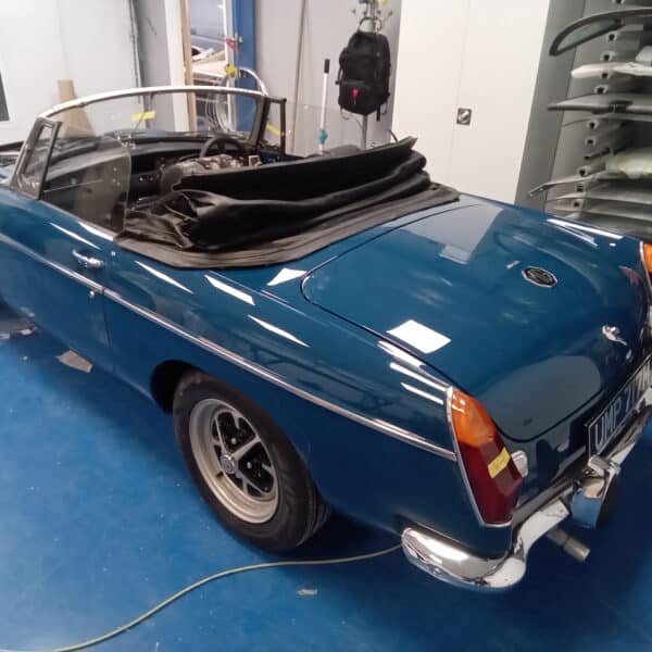 161225 1973 MGB Roadster Polish and reassembly 2