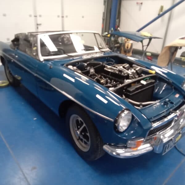 161225 1973 MGB Roadster Polish and reassembly 4