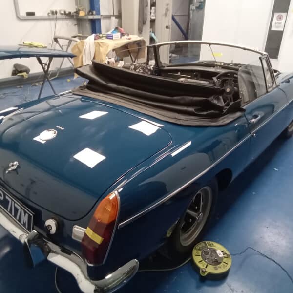 161225 1973 MGB Roadster Polish and reassembly