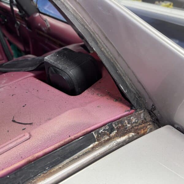 171225 1991 Jaguar XJS Front and Rear Screens Removed 4