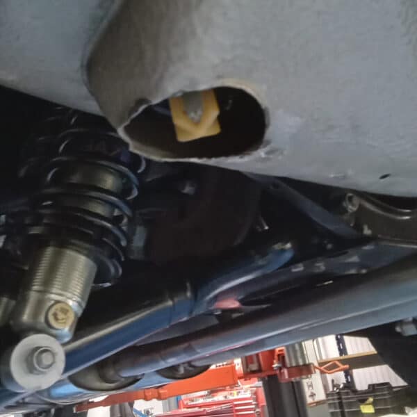 181225 1971 Jaguar E Type Drain Fuel and New Battery 3