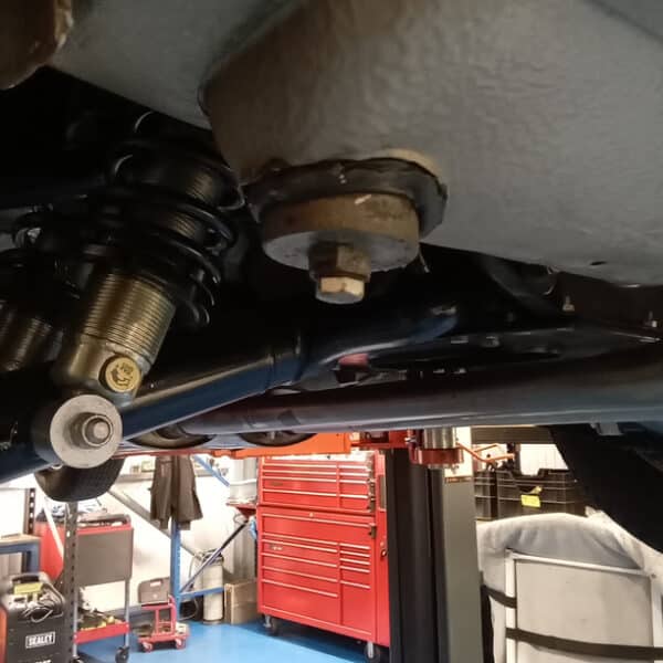 181225 1971 Jaguar E Type Drain Fuel and New Battery 5