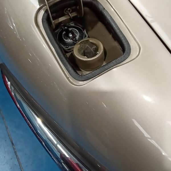 181225 1971 Jaguar E Type Drain Fuel and New Battery 6