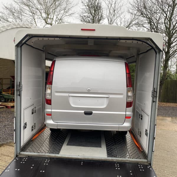 181225 2005 Mercedes Vito Taken to Car Glass and Trim 2