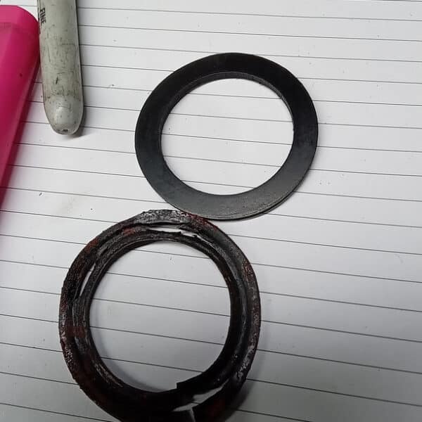 191225 1971 Jaguar E Type Fuel Drain Seal and Synthetic Fuel 3