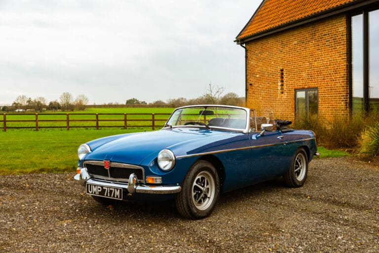 1973 MG B Blue 35