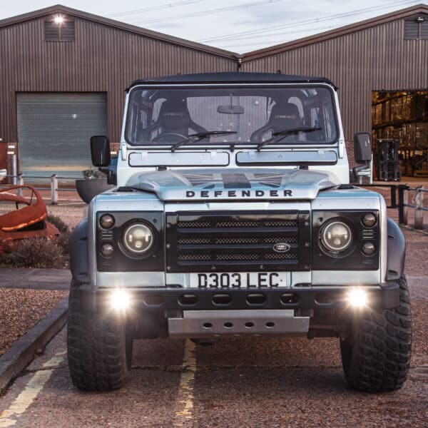 1987 Land Rover Defender V8 Arrival 2