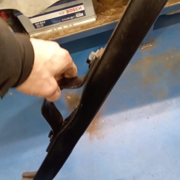 261125 1973 Mercedes 250 Rear Bumpers 5