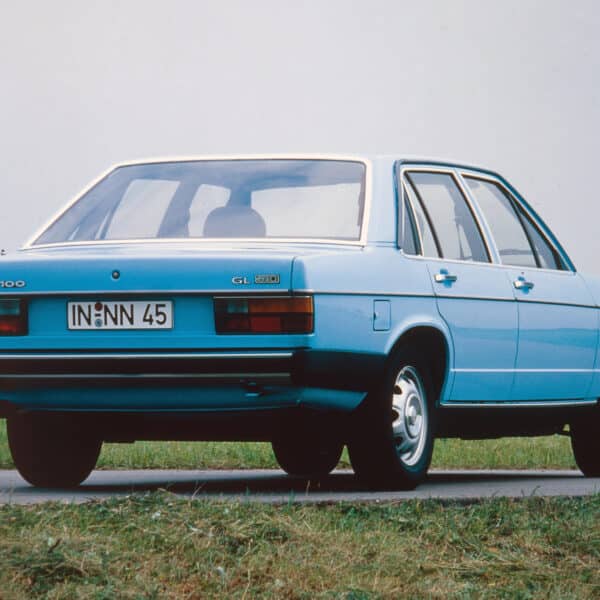 27 Audi 100 GL 5D C2 model year 1978