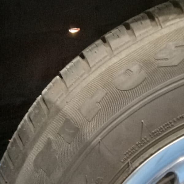 271125 1973 Mercedes 250 Battery Tray Corroded 2