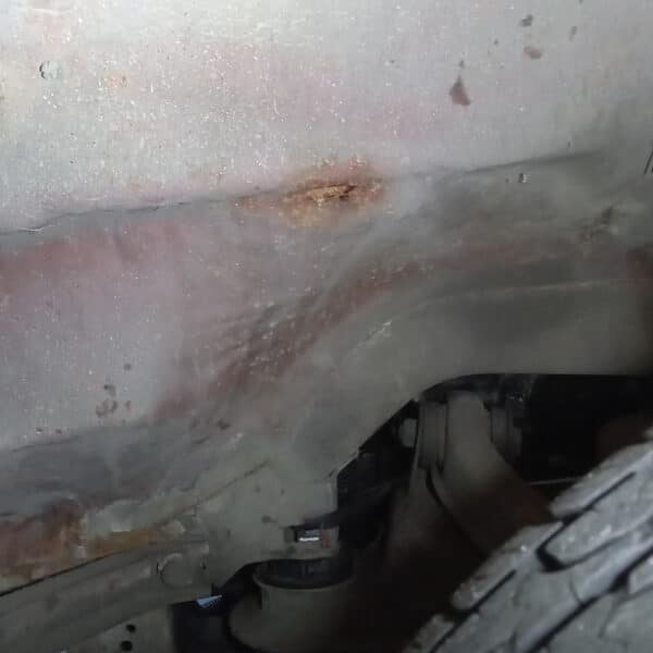 271125 1973 Mercedes 250 Battery Tray Corroded