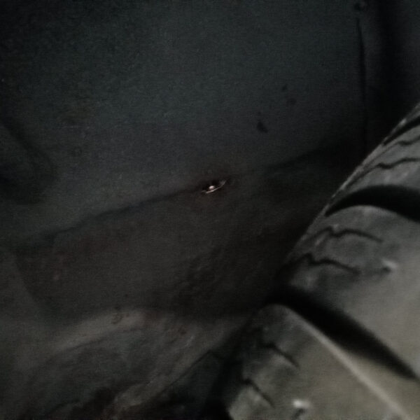 271125 1973 Mercedes 250 Battery Tray Rust and Wing Repairs 2