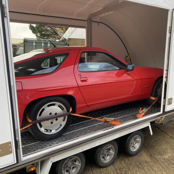 291125 1989 Porsche 928 Delivery and Winner 3