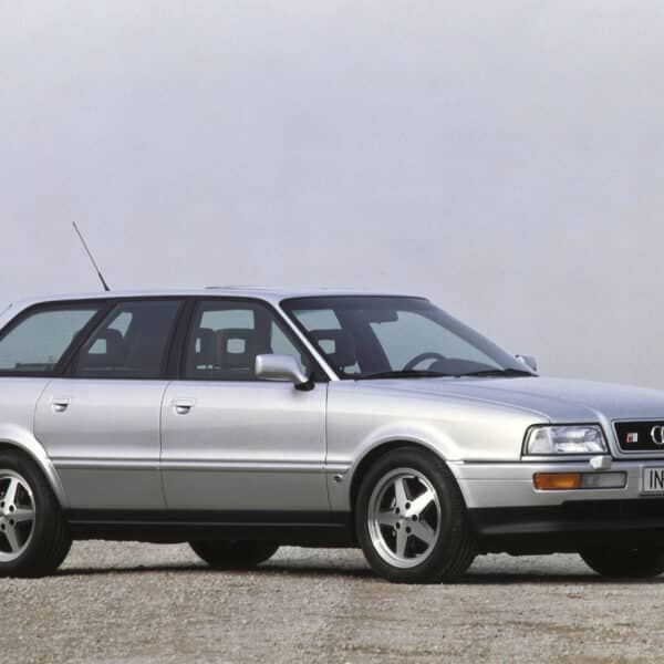 36 Audi S2 Avant B4 model year 1992