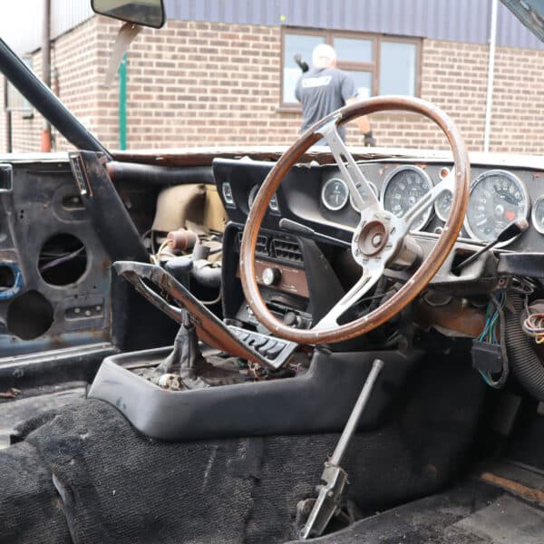 Aston Martin DBS 6 Vantage Arrival 14