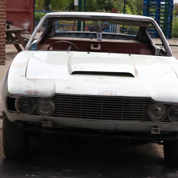 Aston Martin DBS 6 Vantage Arrival 18