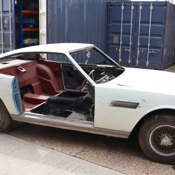 Aston Martin DBS 6 Vantage Arrival 28