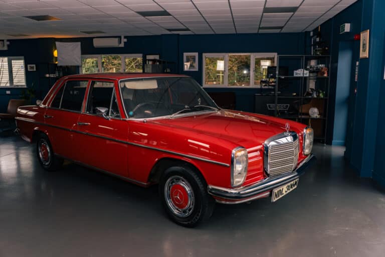Mercedes 250 Red 1973 2